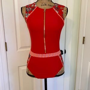 Gorgeous Ellen Tracy swimsuit